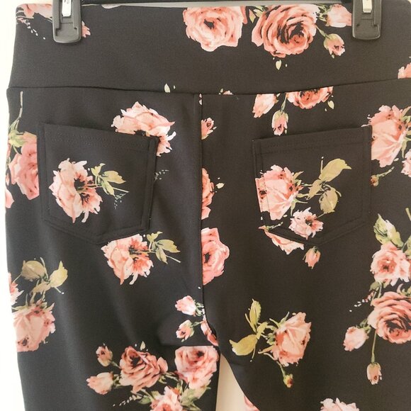 Shosho Floral Leggings Hot Pants Pockets Stretch Womens Large NEW NWT - Picture 5 of 11